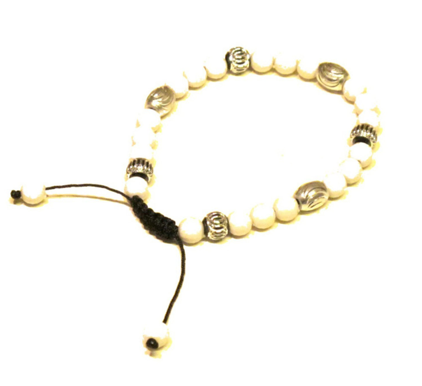 Rannekoru - valkoiset helmet hopealla