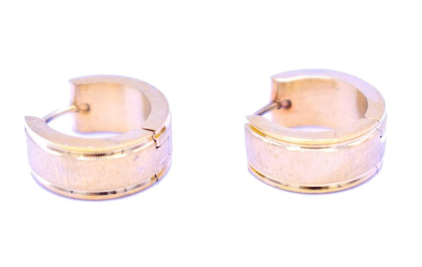 Guldfärgade ringörhängen