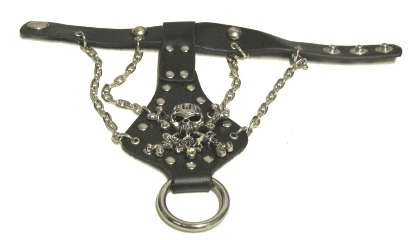 Nahkainen rannekoru, jossa pääkallo ja pyöreät niitit