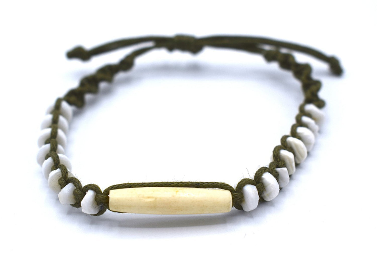 Helmirannekoru valkoisilla helmillä