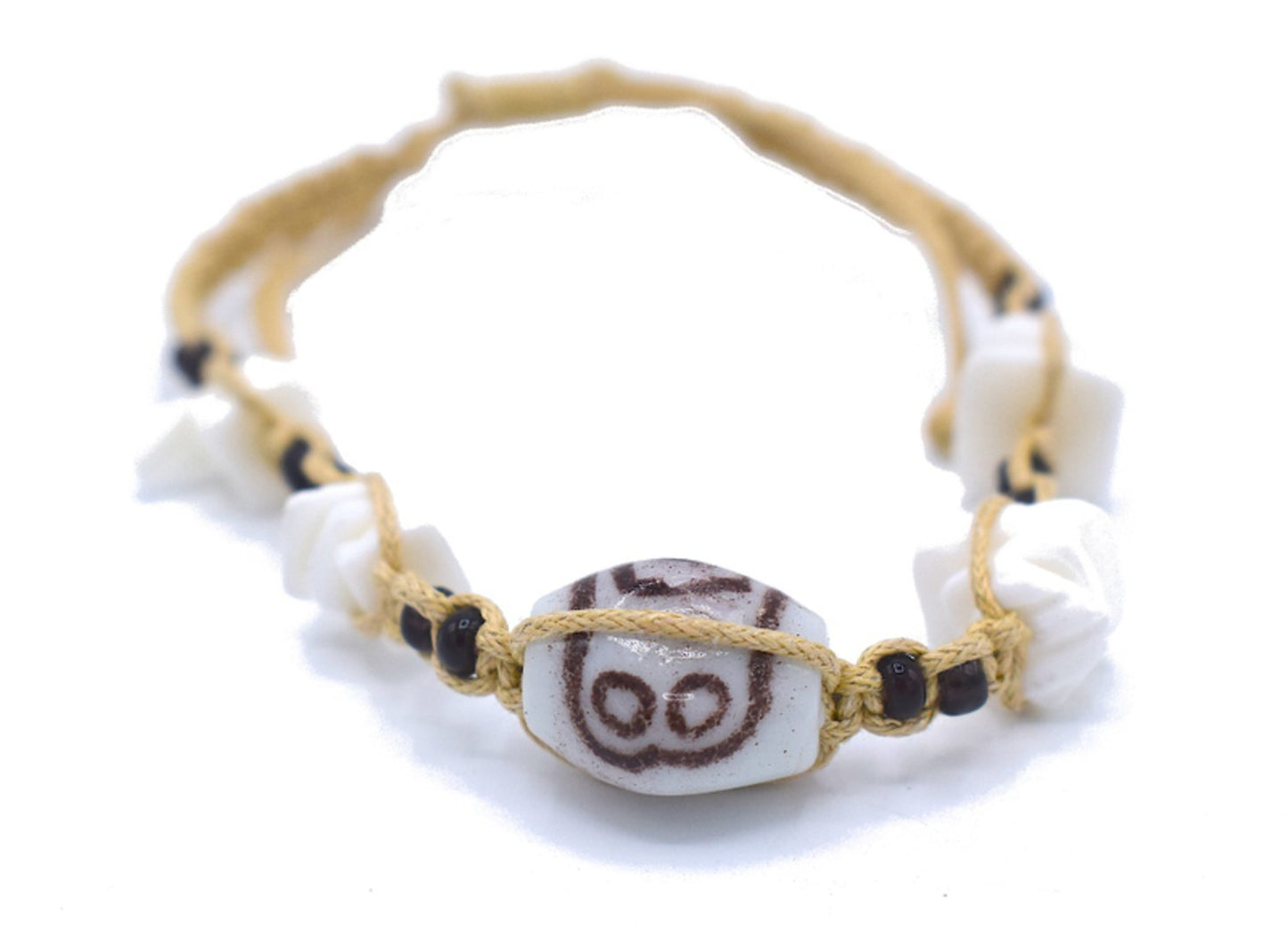 Helmirannekoru valkoisilla kuorilla