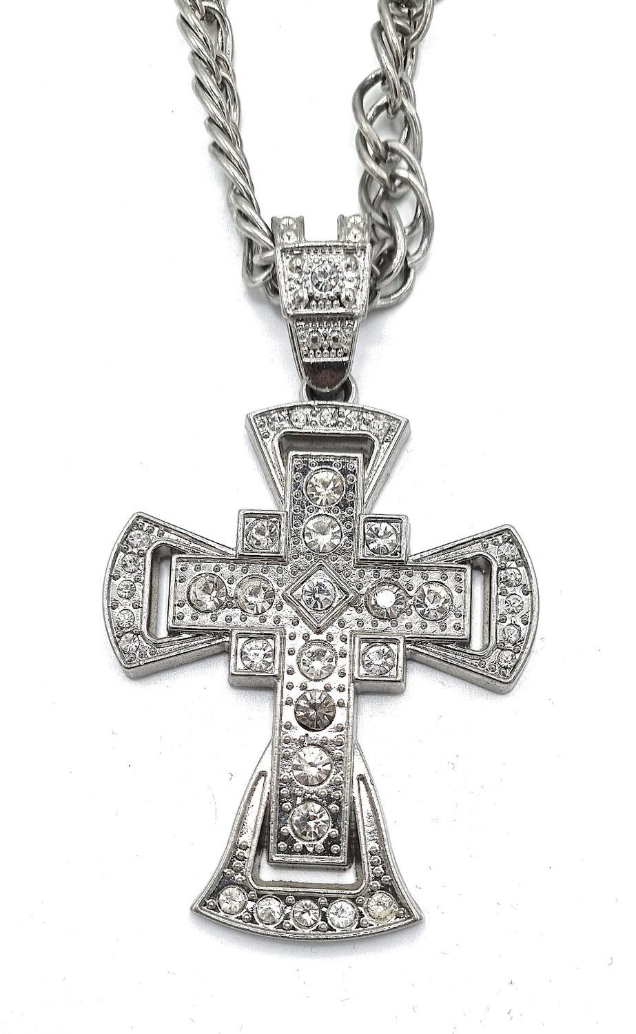 Hopeanvärinen ristikaulakoru