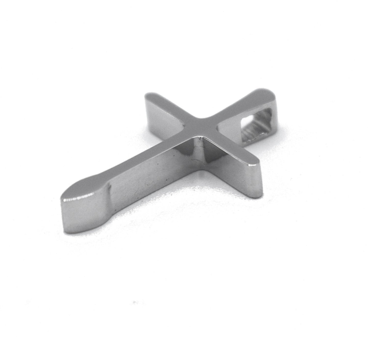 Silverfärgad kors hänge – produktbild – Hiprock