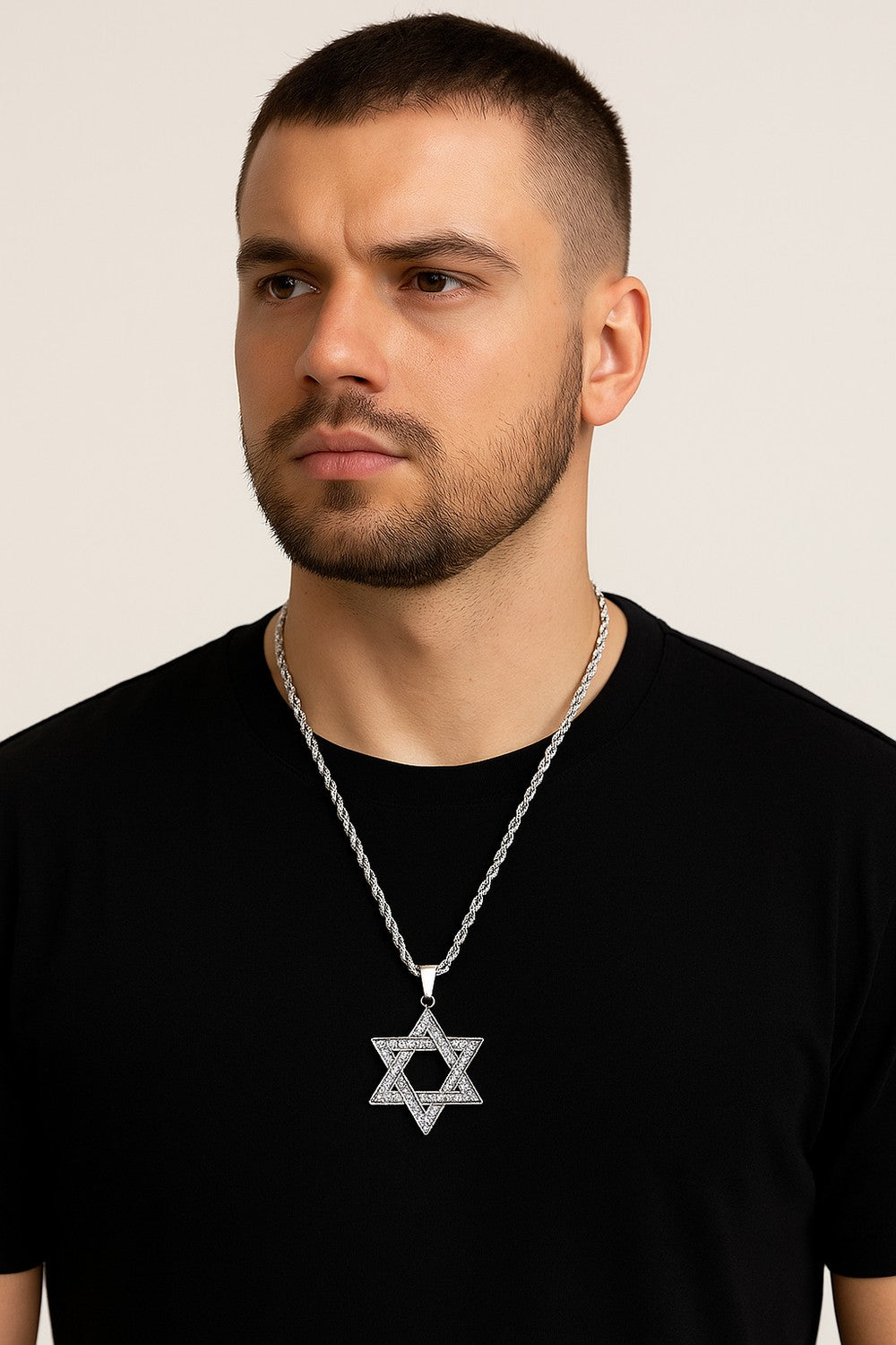 Silverfärgat halsband med Davidsstjärna