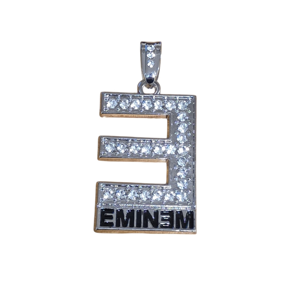 Silverfärgat halsband med Eminem-hänge