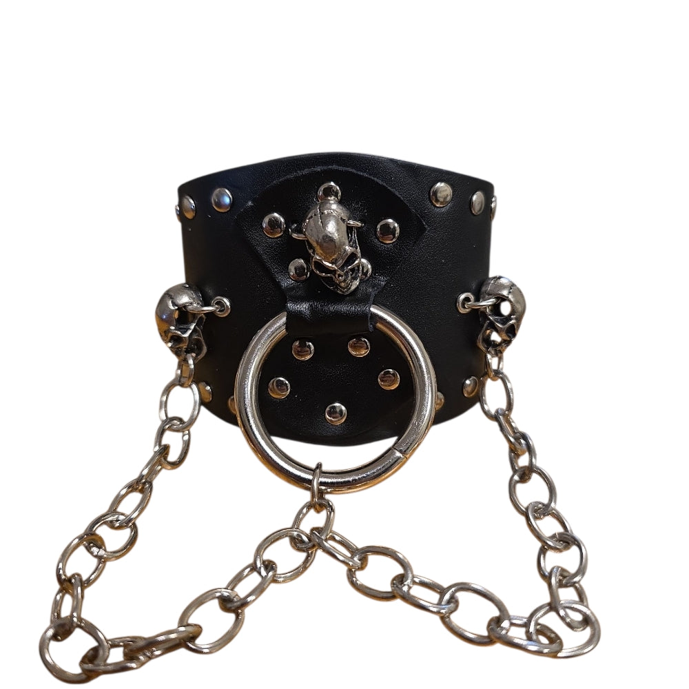 Brett svart läderarmband med kedjor, dödskallar och ring – Justerbart