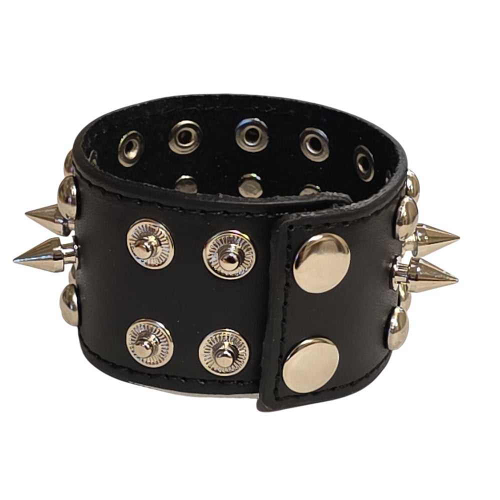 Brett svart läderarmband med nitar och spikes