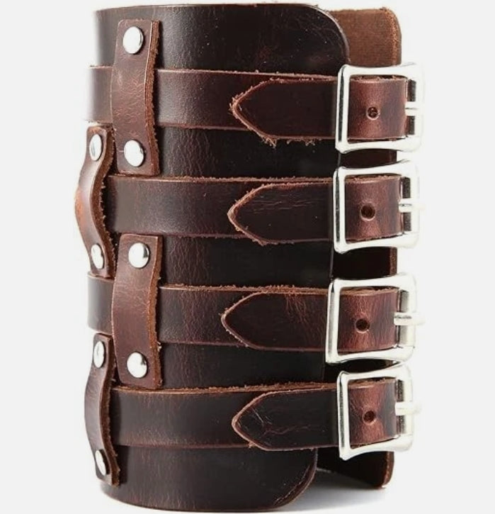 Bruna läderarmband med spännen – justerbara breda manschetter