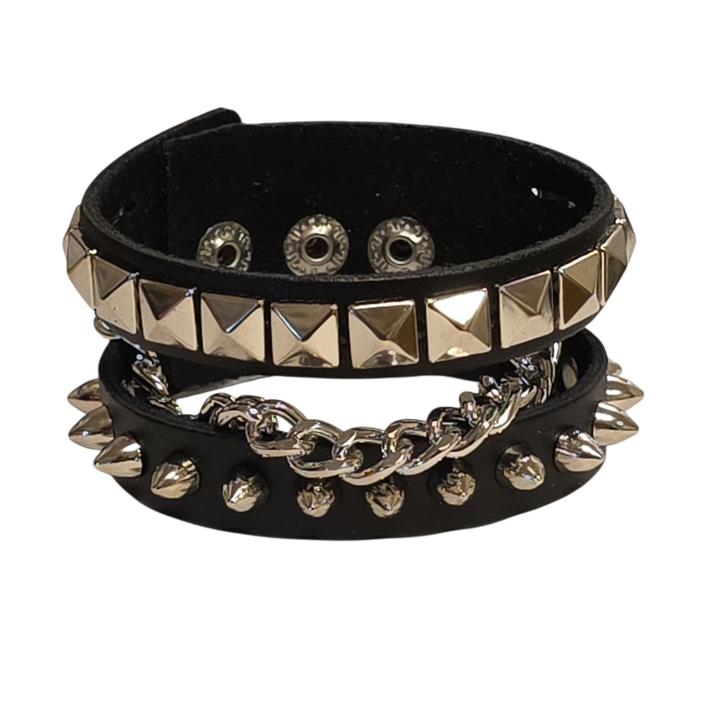 Dubbelradigt Läderarmband med Pyramidnitar, Kedja och Spikes