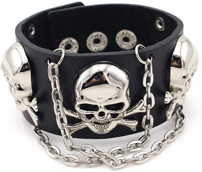 Läderarmband med dödskallar och kedjor