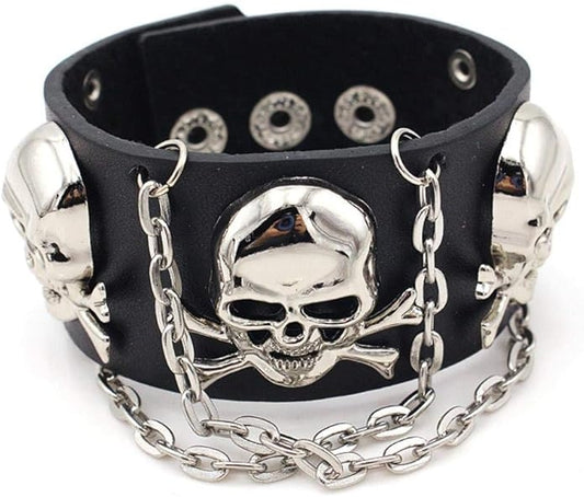 Läderarmband med dödskallar och kedjor