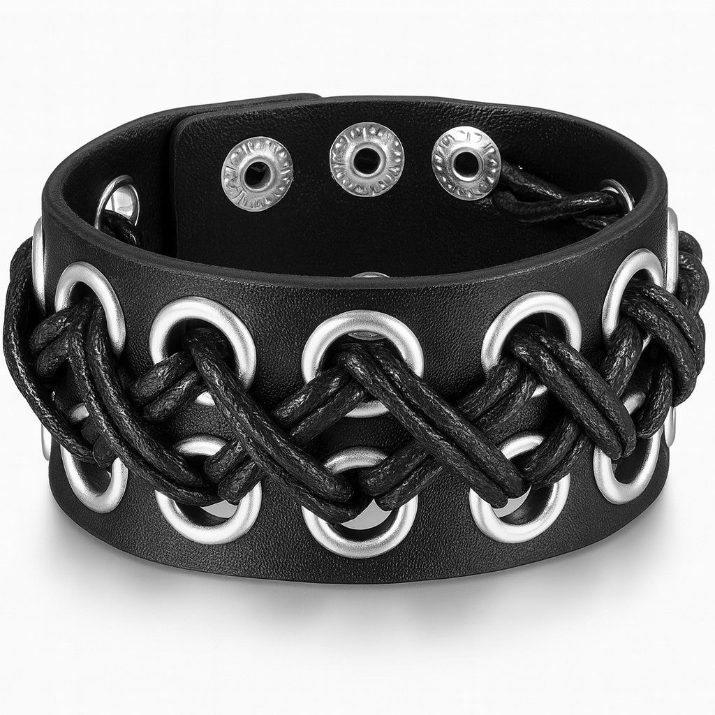 Läderarmband med flätad snörning och metalldetaljer –  produktbild – Hiprock