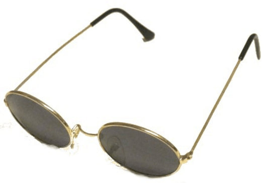 Soikeat mustat aurinkolasit