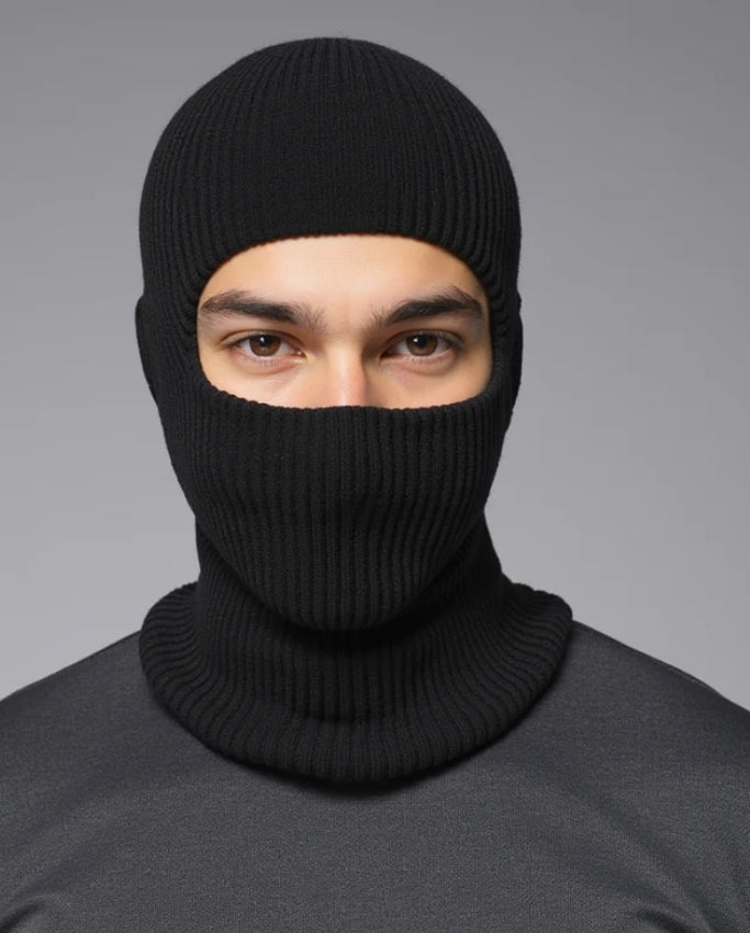 Rånarluva – Stickad Balaclava med Attityd