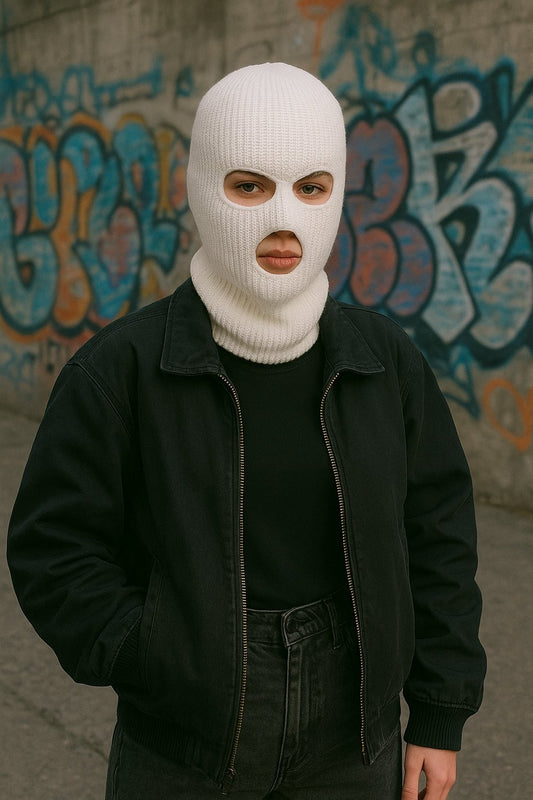 Rånarluva – Stickad Balaclava med Attityd