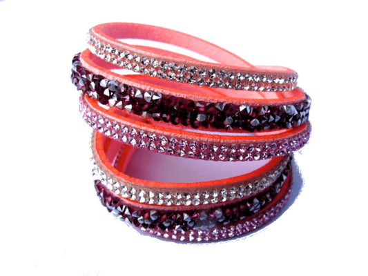 Rosa dubbel snittat läderarmband med Kristaller