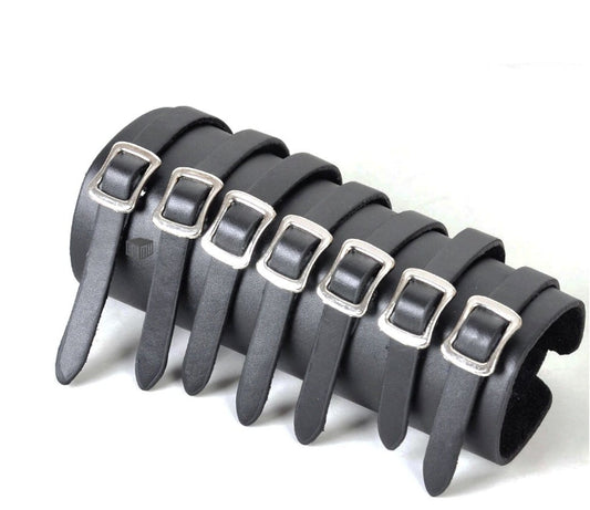 Svart Läderarmband med 7 Spännen – Justerbart Biker-/Rockarmband