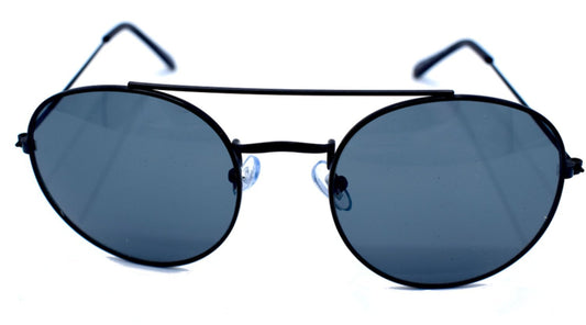 Mustat aurinkolasit kehyksellä