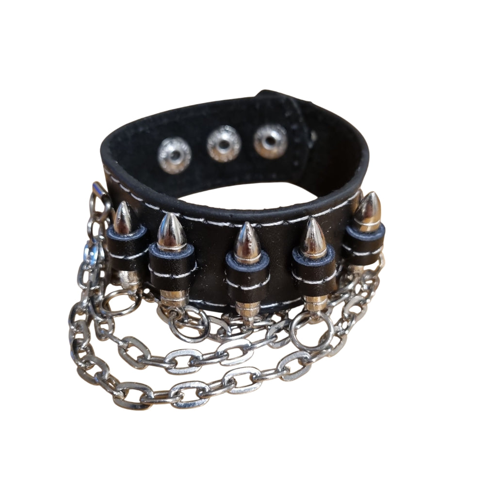 Svart nitarmband med kedjor & kulformade spetsnitar – rockigt statement