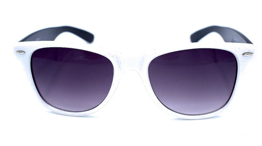 Valkoiset ja mustat aurinkolasit